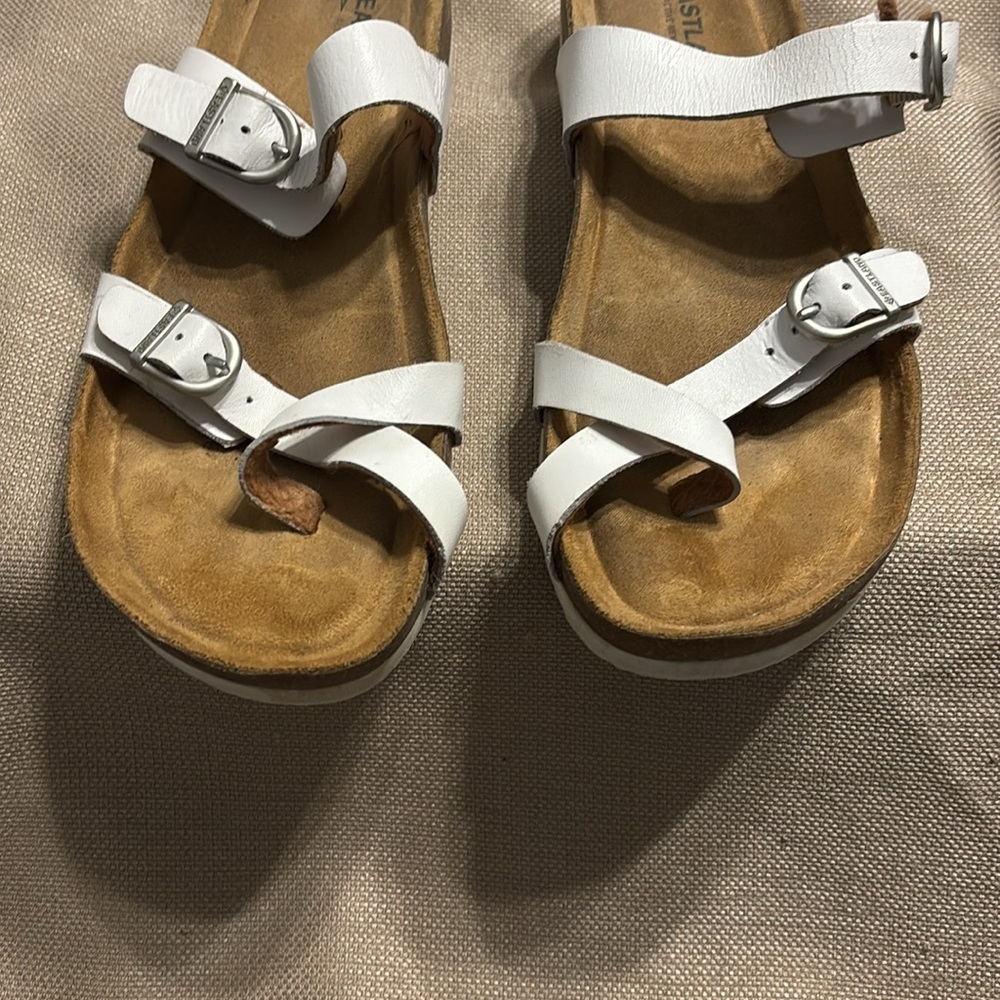 Eastland Tiogo Leather Toe Ring Sandals - Picture 2 of 9